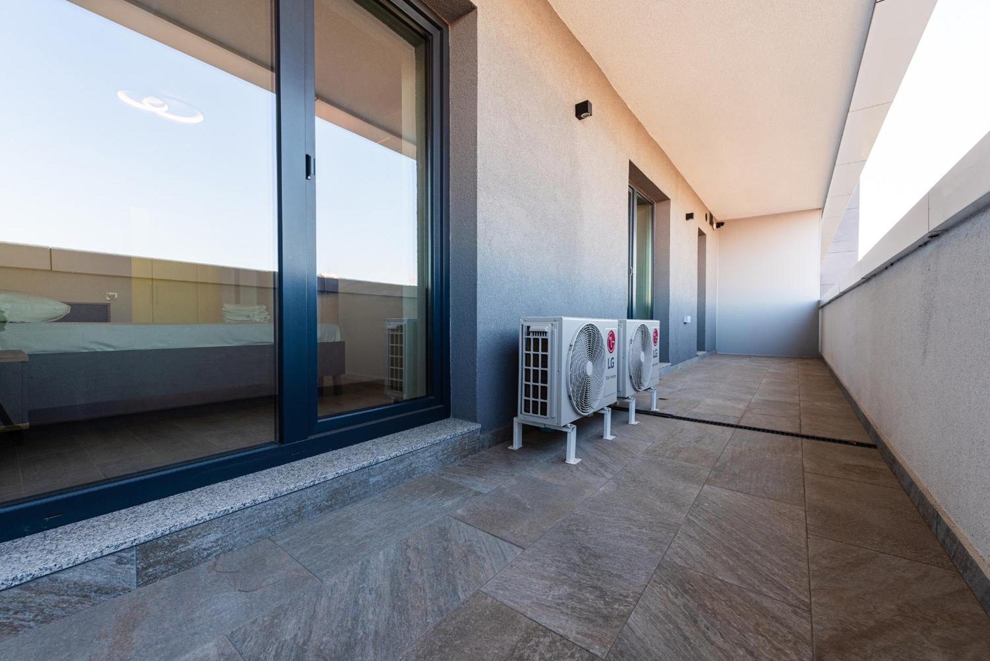 Vanda - Park-View Apartment With Private Balcony Bükreş Dış mekan fotoğraf